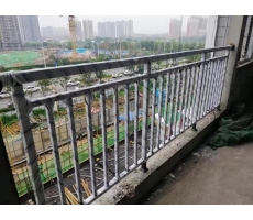 陽臺(tái)欄桿的日常維護(hù)